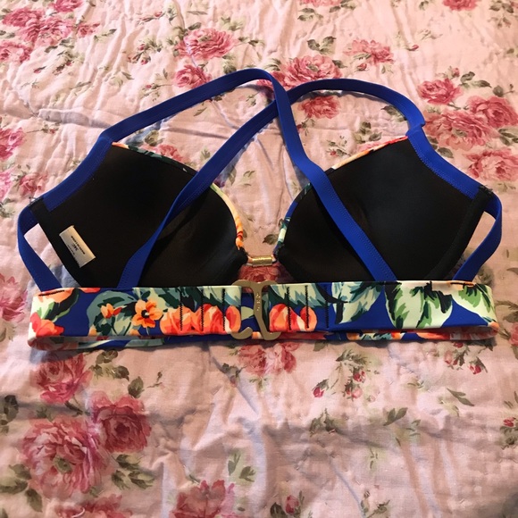 Abercombrie - Picture 2 of 2